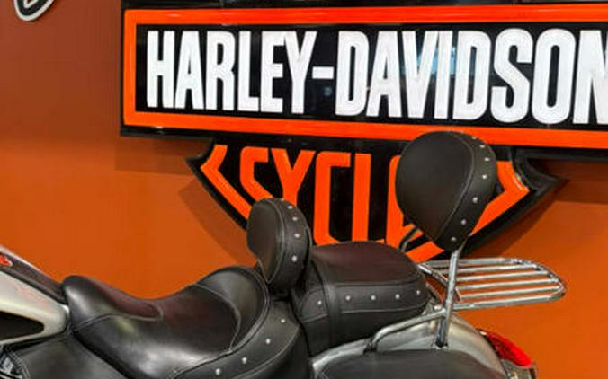 2018 Indian Motorcycle® Chief® Vintage ABS Star Silver over Thunder Black