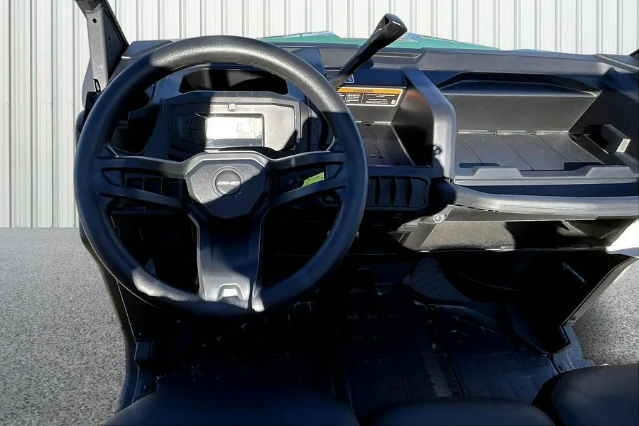 2025 Can-Am Defender DPS HD9