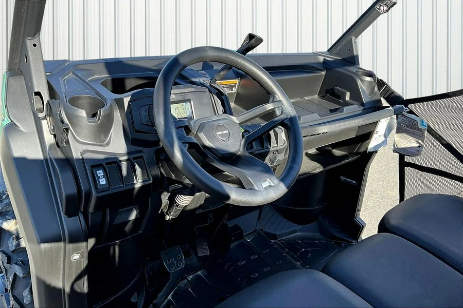 2025 Can-Am Defender DPS HD9