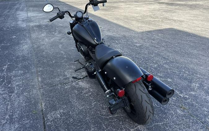 2023 Indian Motorcycle® Chief® Bobber Dark Horse® Black Smoke
