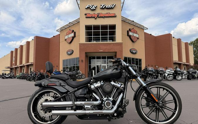 2018 Harley-Davidson® Breakout® FXSB Black Tempest 018619