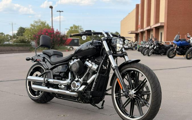 2018 Harley-Davidson® Breakout® FXSB Black Tempest 018619