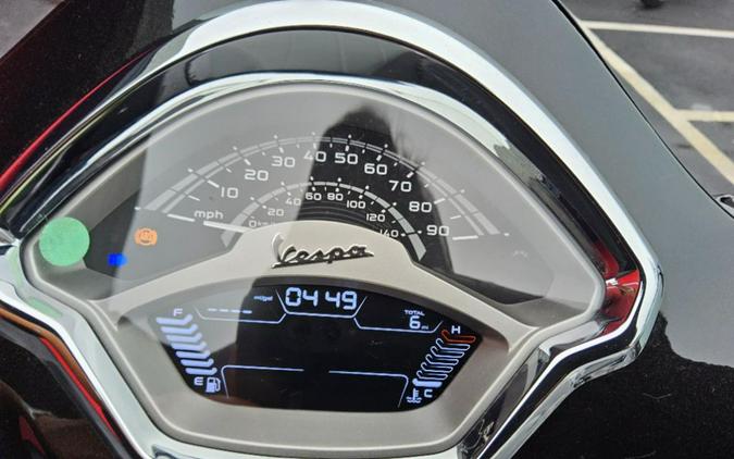 2023 Vespa GTS Super 300 Tech