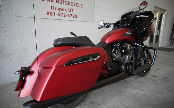 2024 Indian Motorcycle® Challenger® Dark Horse® w/PowerBand Audio Pkg Sunset Red Smoke