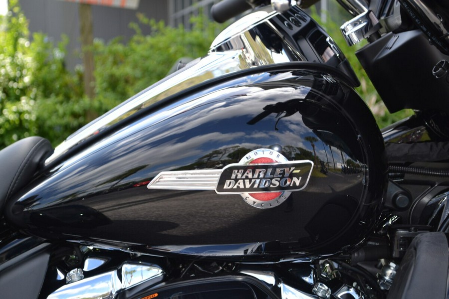 2024 Harley-Davidson Tri Glide Ultra Vivid Black - FLHTCUTG