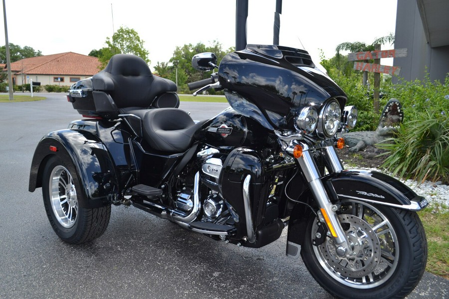 2024 Harley-Davidson Tri Glide Ultra Vivid Black - FLHTCUTG