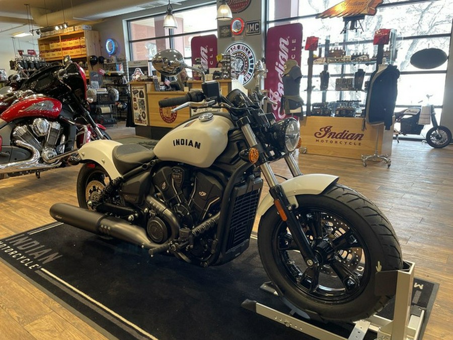 2025 Indian Scout Sixty Bobber Limited Ghost White Metallic S