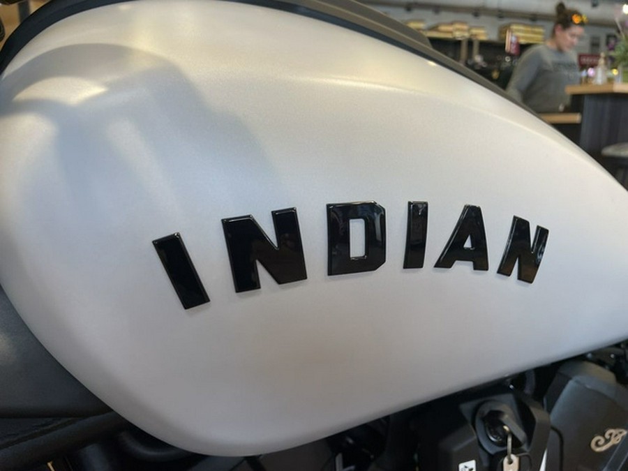 2025 Indian Scout Sixty Bobber Limited Ghost White Metallic S