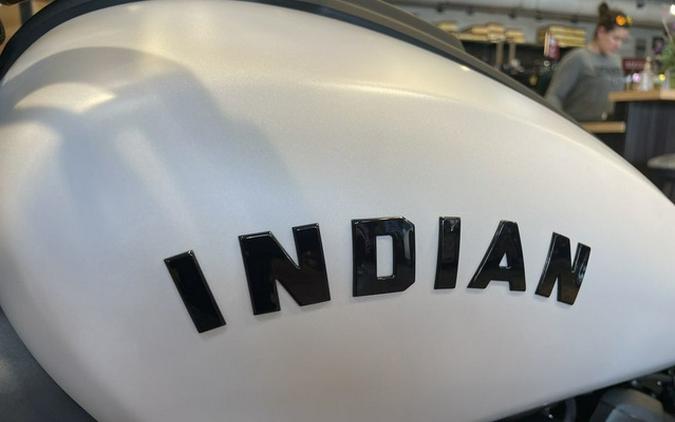 2025 Indian Scout Sixty Bobber Limited Ghost White Metallic S