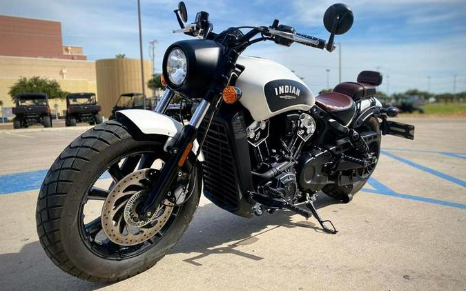 2019 Indian Scout Bobber vs. Triumph Bonneville Bobber Black: Comparison Review