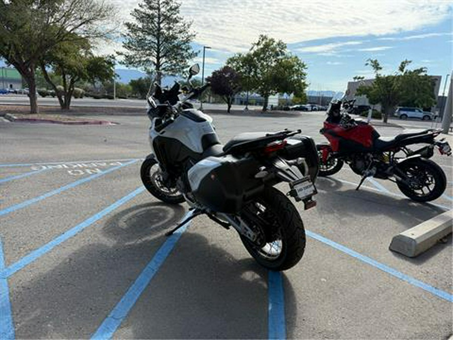 2024 Ducati Multistrada V4 S Travel & Radar Spoked Wheels