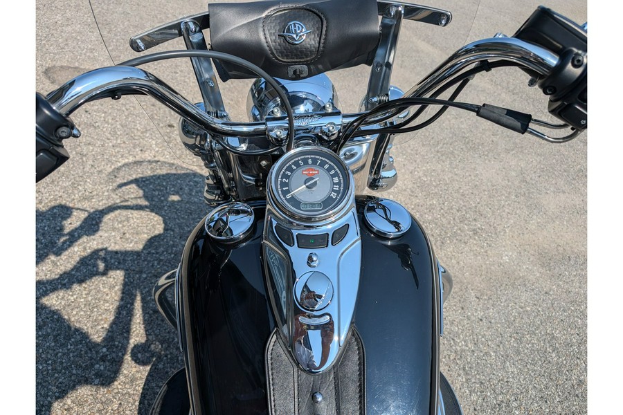 2015 Harley-Davidson® FLSTC Heritage Softail Classic