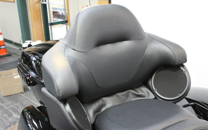 FLHTCUTG 2025 Tri Glide® Ultra