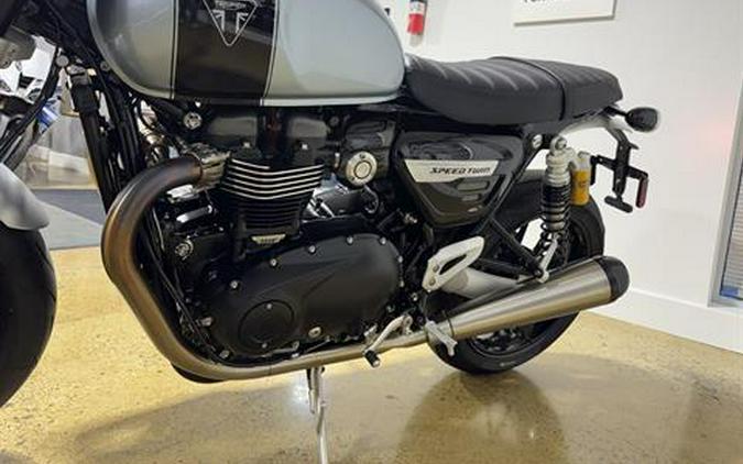 2023 Triumph Speed Twin Breitling Limited Edition