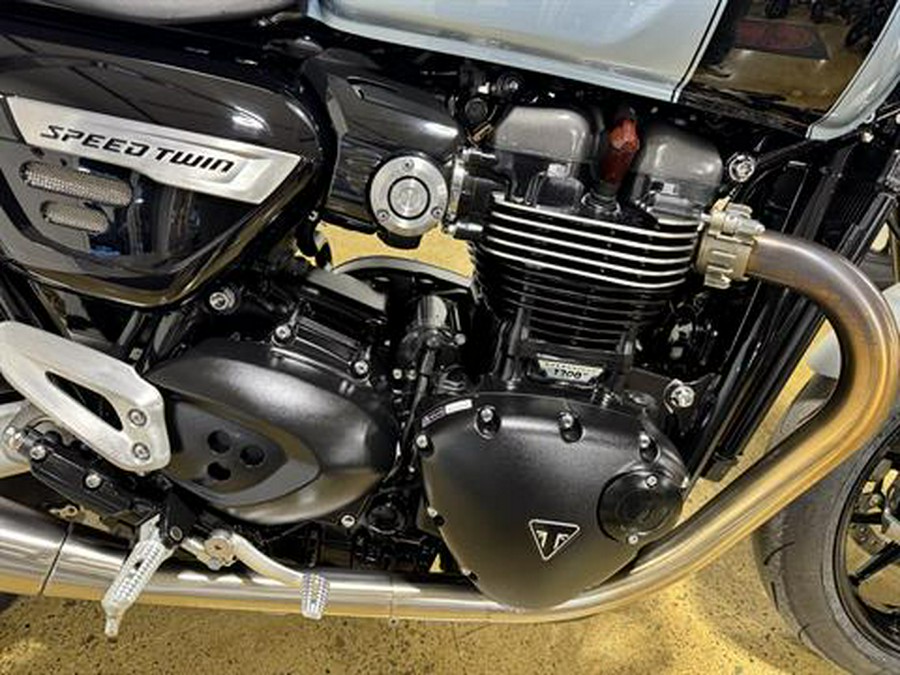 2023 Triumph Speed Twin Breitling Limited Edition