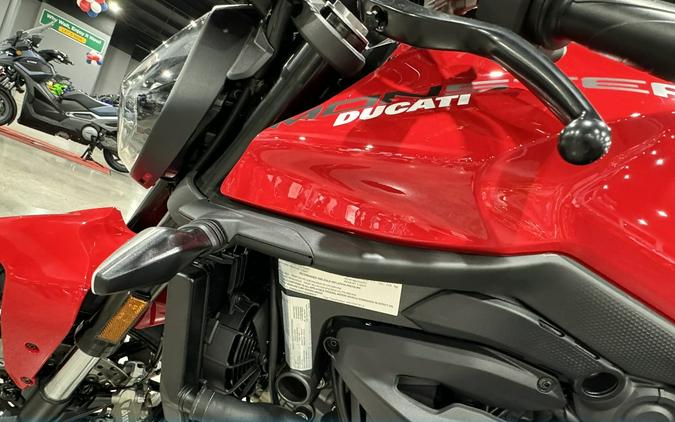 2024 Ducati MONSTER PLUS