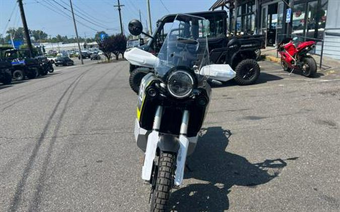 2025 Husqvarna Norden 901 Expedition