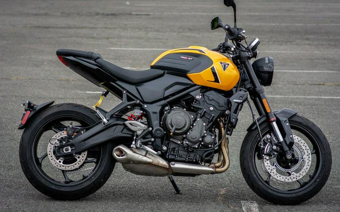 2026 Triumph Trident 660 Cosmic Yellow