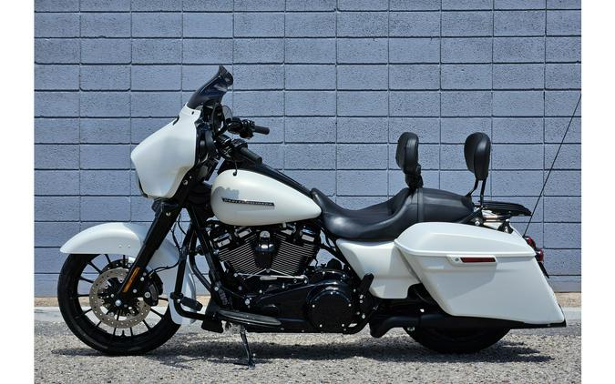 2018 Harley-Davidson® Street Glide Special