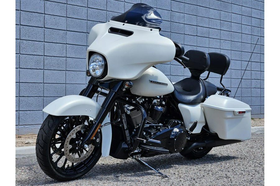 2018 Harley-Davidson® Street Glide Special