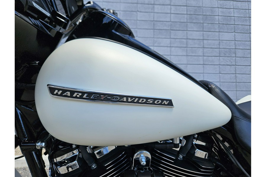 2018 Harley-Davidson® Street Glide Special