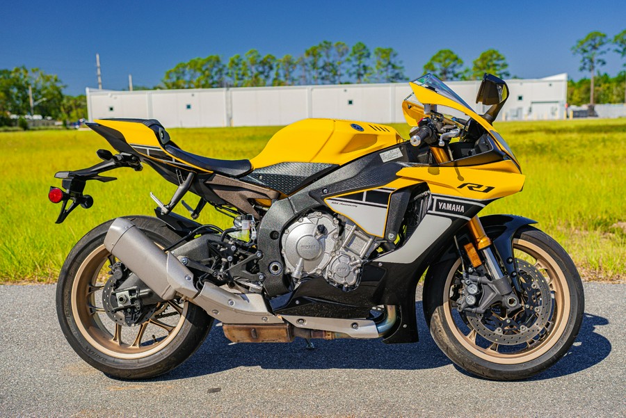 2016 Yamaha YZF-R1