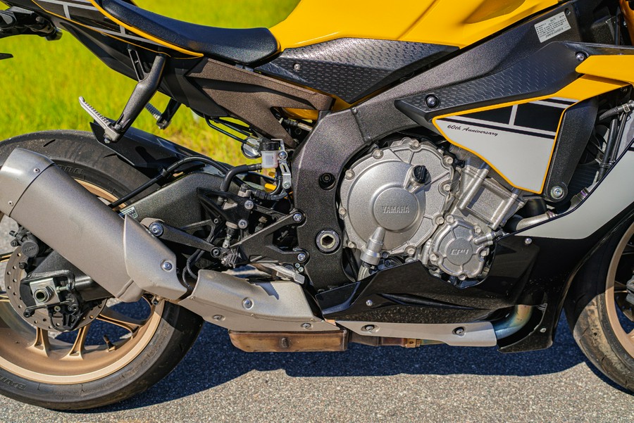 2016 Yamaha YZF-R1