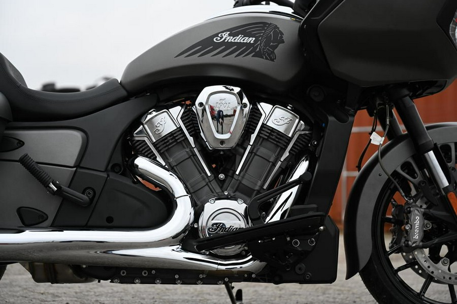 2023 Indian Motorcycle® Challenger® Titanium Smoke