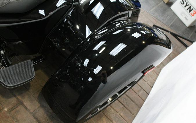 FLTRT 2025 Road Glide® 3