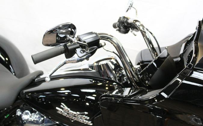 FLTRT 2025 Road Glide® 3