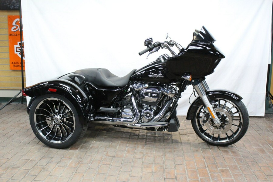 FLTRT 2025 Road Glide® 3