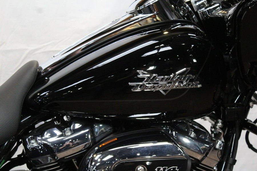 FLTRT 2025 Road Glide® 3