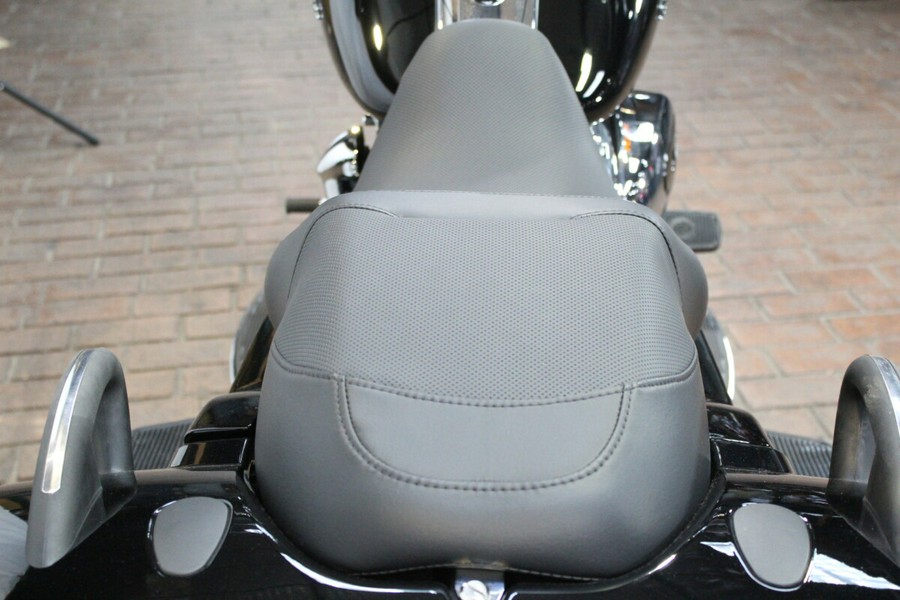 FLTRT 2025 Road Glide® 3