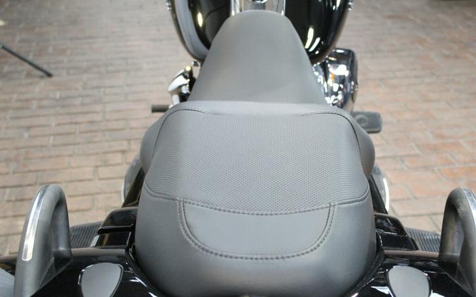 FLTRT 2025 Road Glide® 3