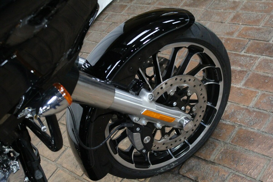 FLTRT 2025 Road Glide® 3