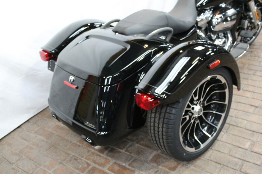 FLTRT 2025 Road Glide® 3