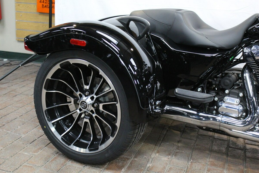 FLTRT 2025 Road Glide® 3