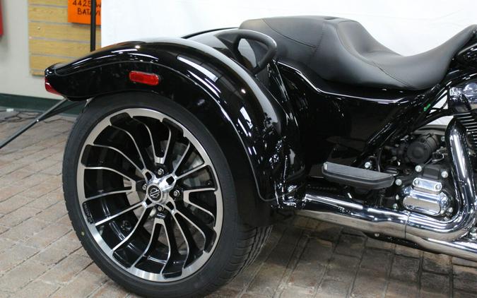 FLTRT 2025 Road Glide® 3