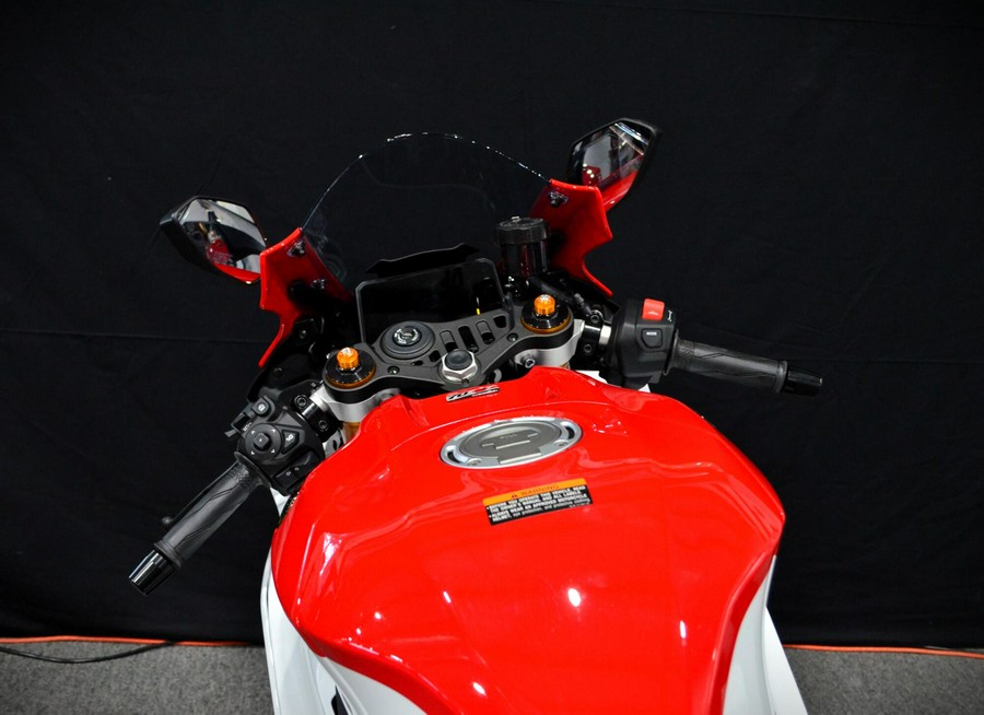 2026 Yamaha YZF-R7 70th Anniversary Edition