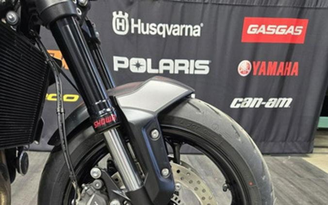 2024 Triumph Trident 660 Sapphire Black