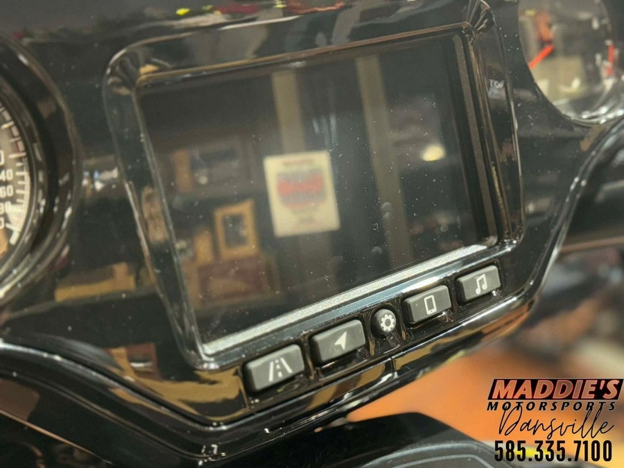 2025 Indian Motorcycle Roadmaster® PowerPlus Dark Horse® with 112 and PowerBand Audio Package