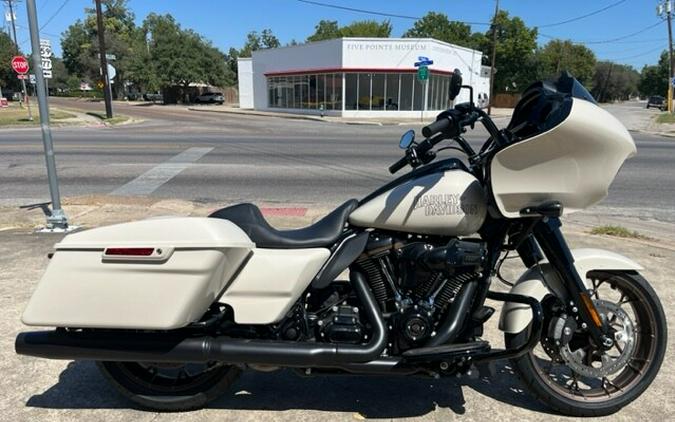 2023 Harley-Davidson Road Glide ST White Sand Pearl – Black Finish