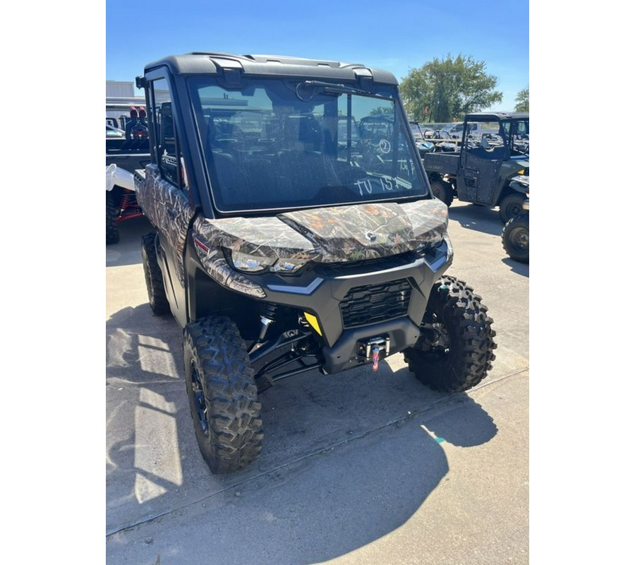 2025 Can-Am™ Defender Limited HD10