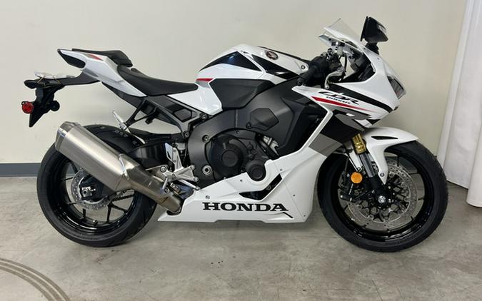 2026 Honda CBR1000RR (CBR1000RRT)