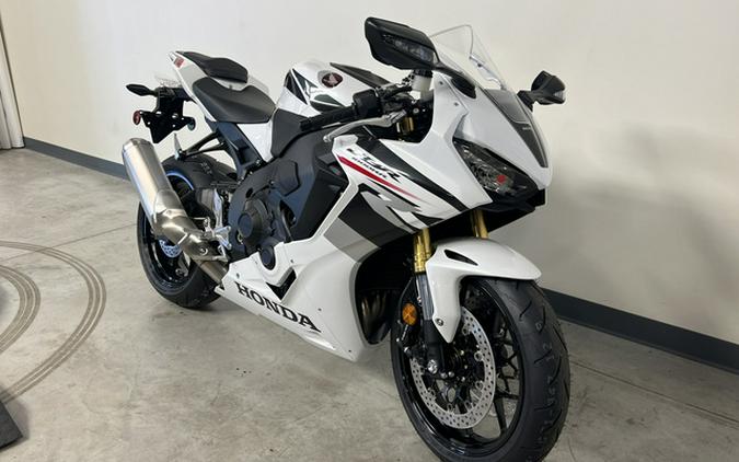 2026 Honda CBR1000RR (CBR1000RRT)