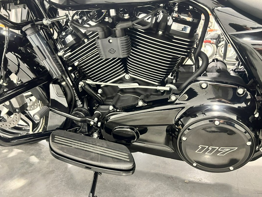 2025 Harley-Davidson® Road Glide® Vivid Black FLTRX