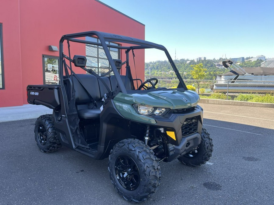 2024 Can-Am Defender DPS HD7