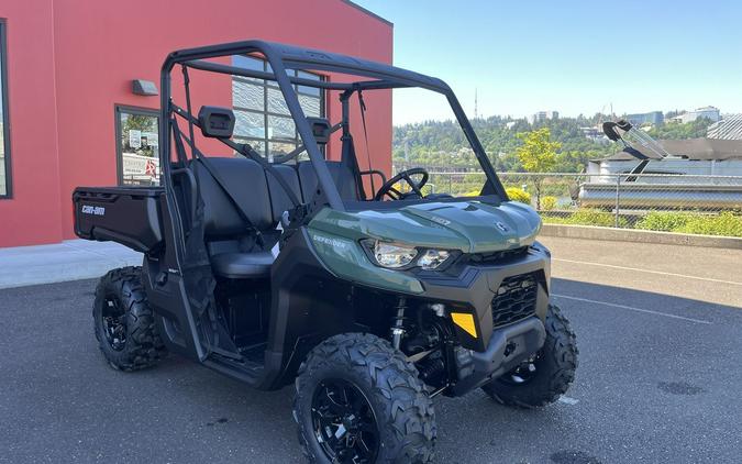 2024 Can-Am Defender DPS HD7