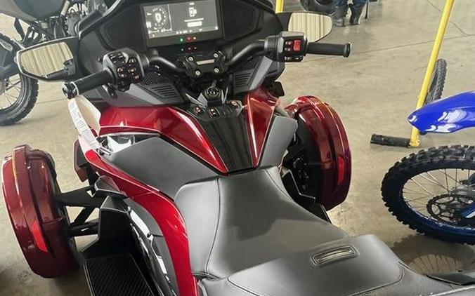 2025 Can-Am® Spyder RT Limited Dark Wheels