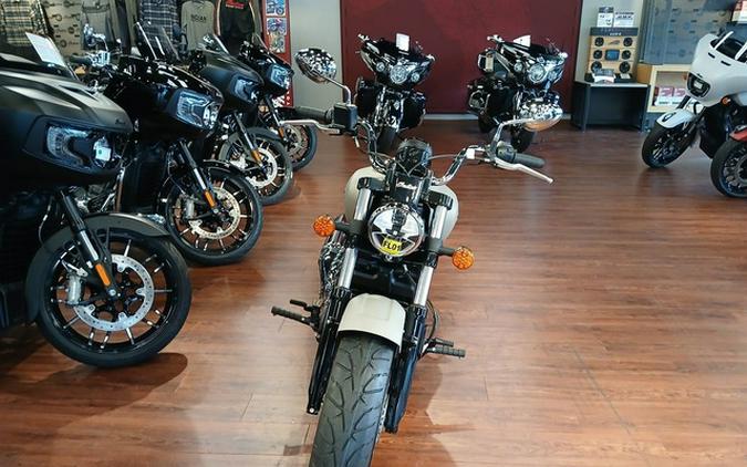 2025 Indian Scout Classic Limited Silver Quartz Smoke